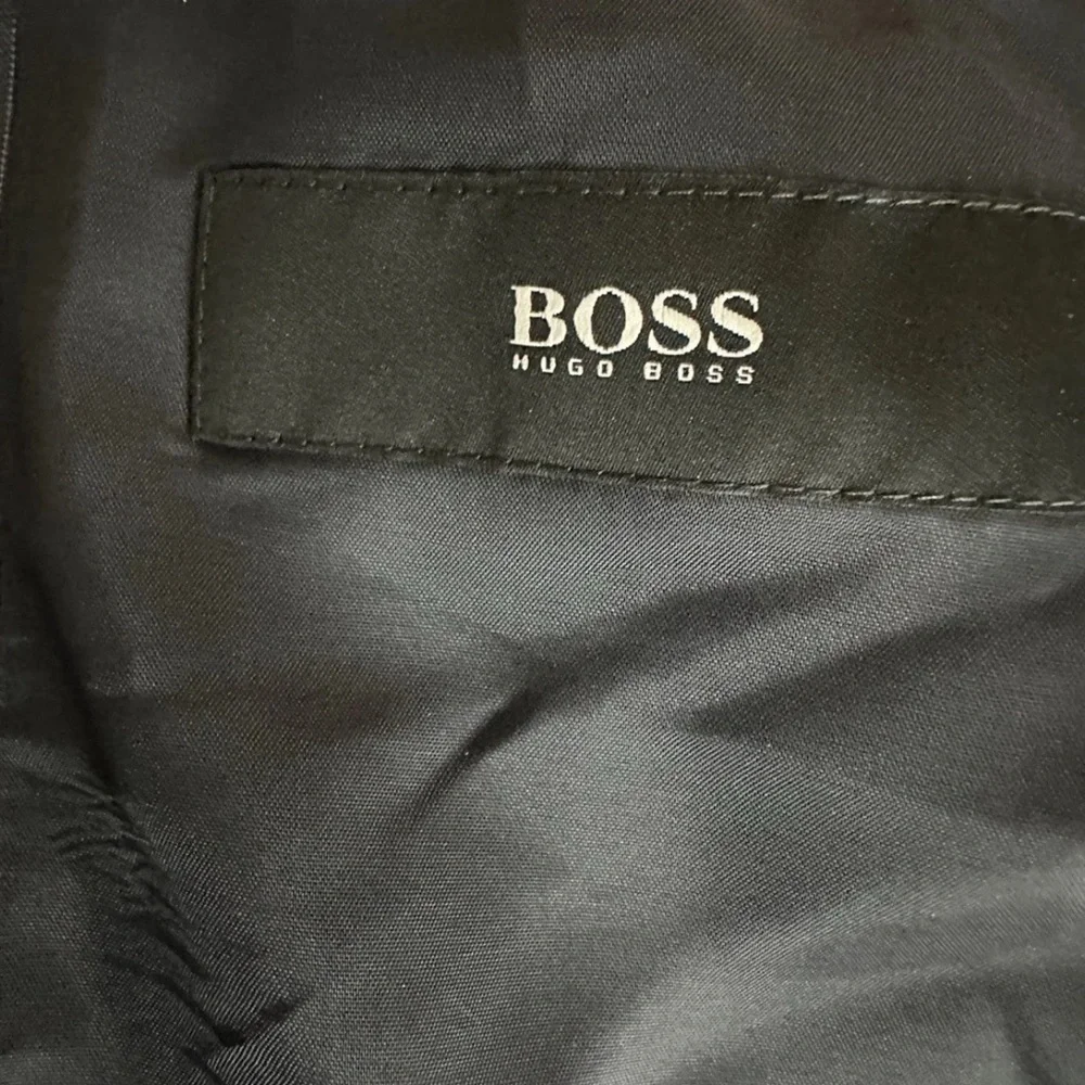 Hugo Boss Men’s Sz 42R Pinstrip Luxury Virgin Wool Suit Jacket Navy blue